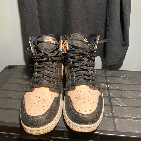 Jordan 1 high Crimson Tint - Picture 2 of 5